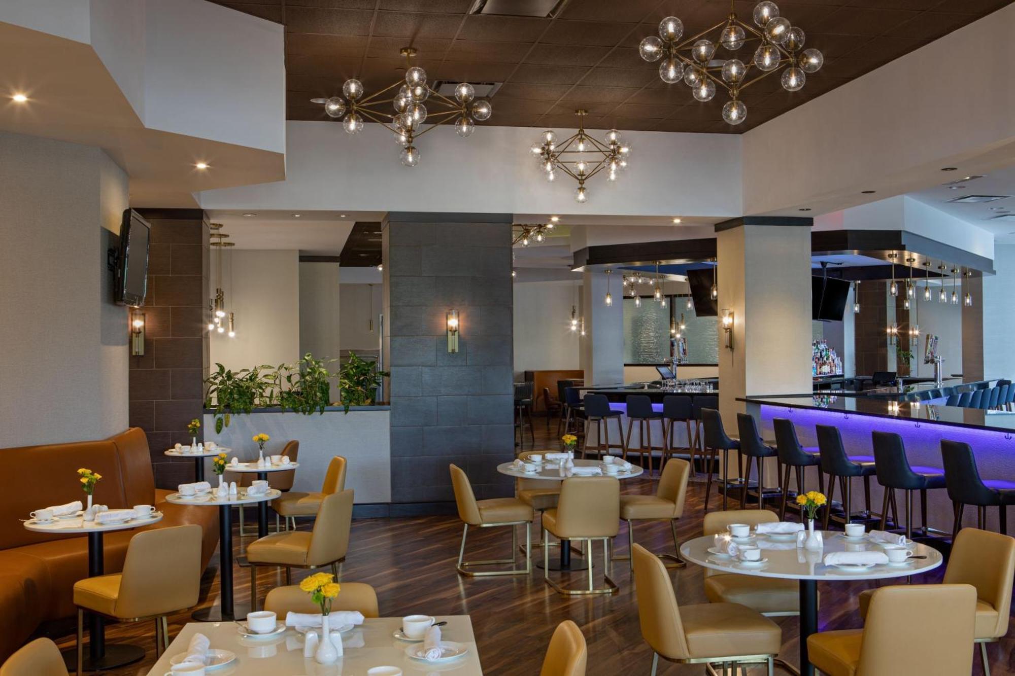 Sheraton Edison Bagian luar foto